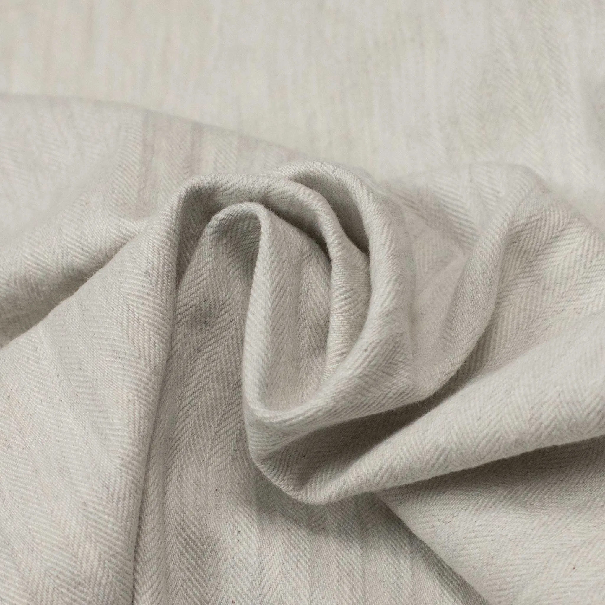 Aantioco pleated trousers in bleached natural cotton herringbone