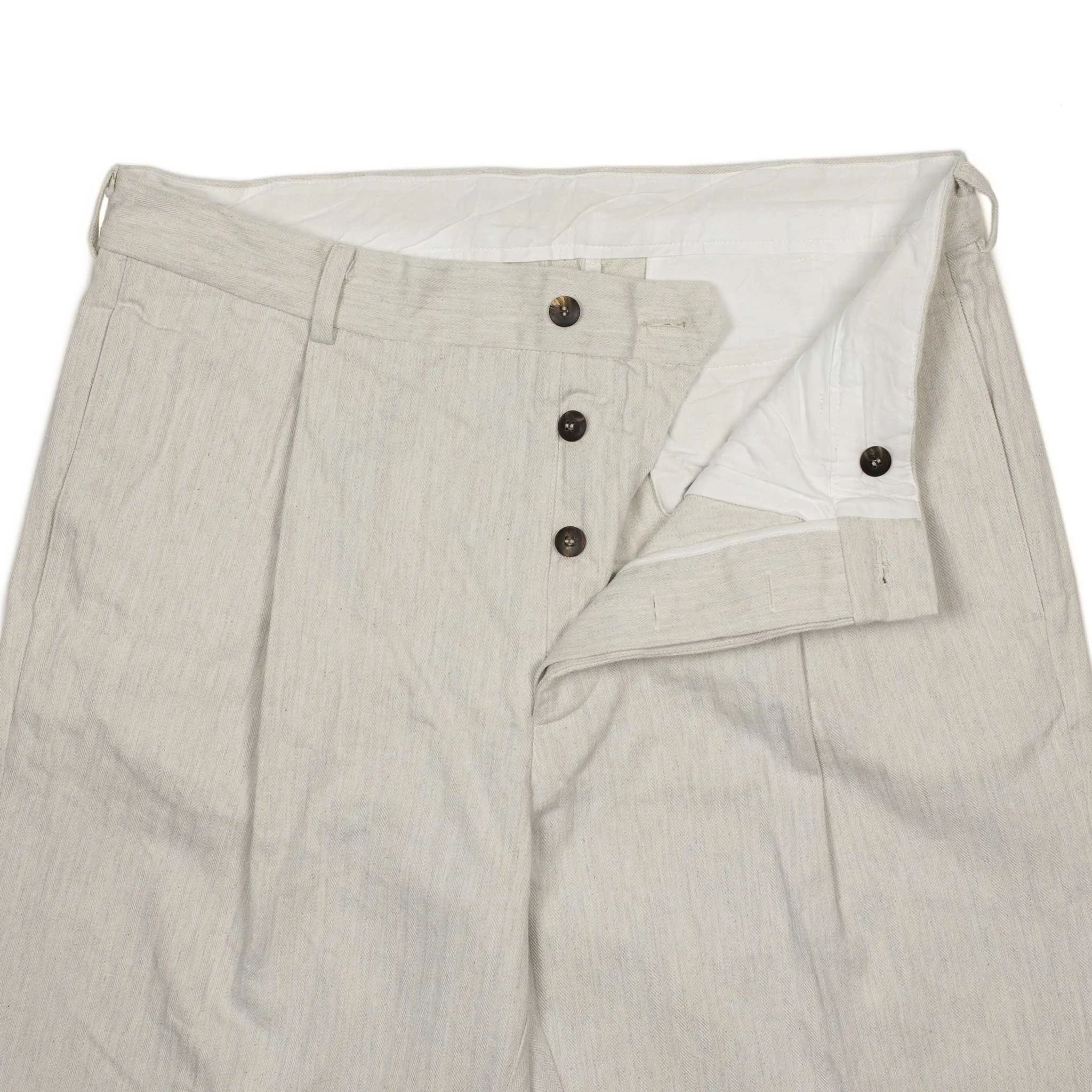 Aantioco pleated trousers in bleached natural cotton herringbone