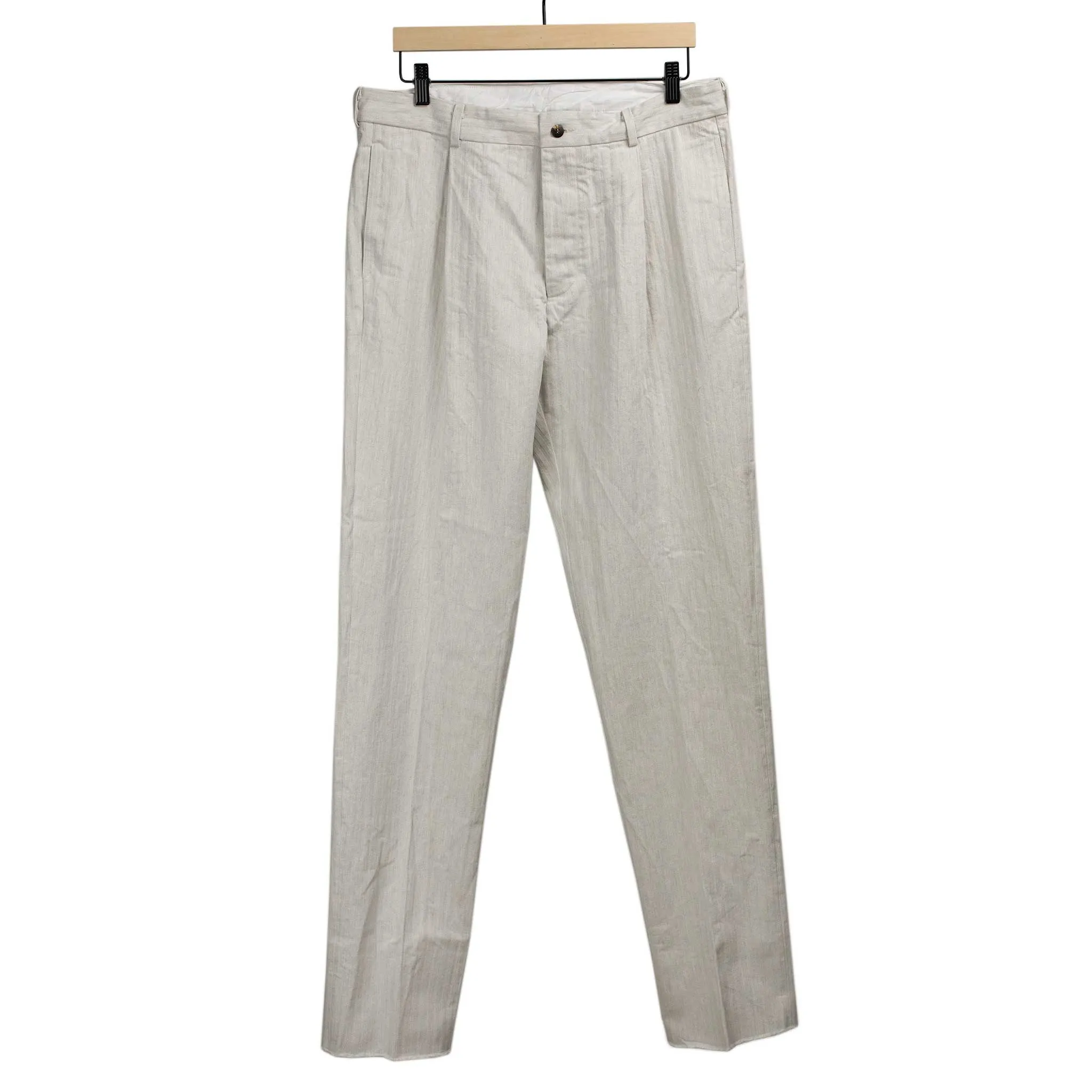 Aantioco pleated trousers in bleached natural cotton herringbone