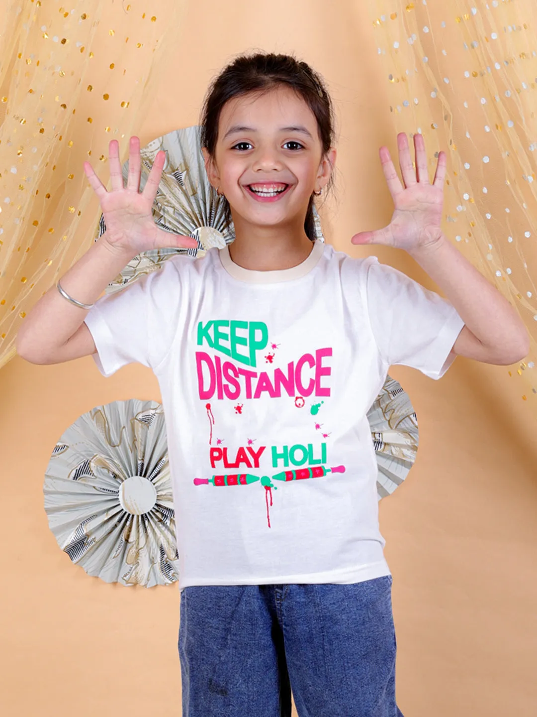 BownBee Sibling Sets Keep Distance play Holi Half Sleeve Round Neck Printed T-shirt-White