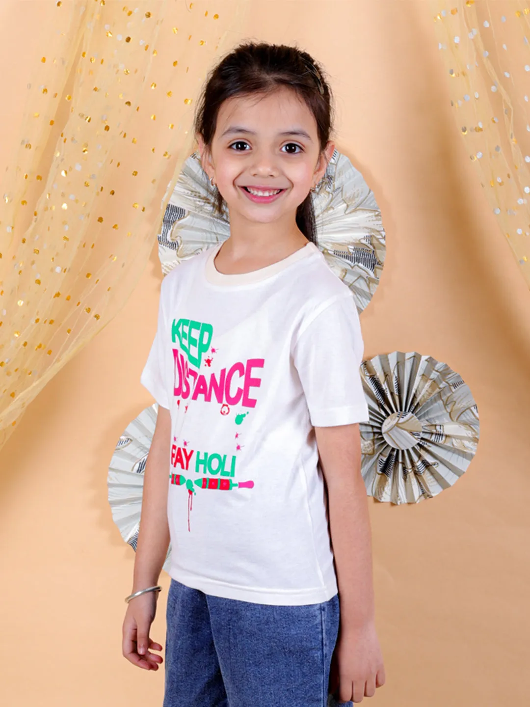 BownBee Sibling Sets Keep Distance play Holi Half Sleeve Round Neck Printed T-shirt-White