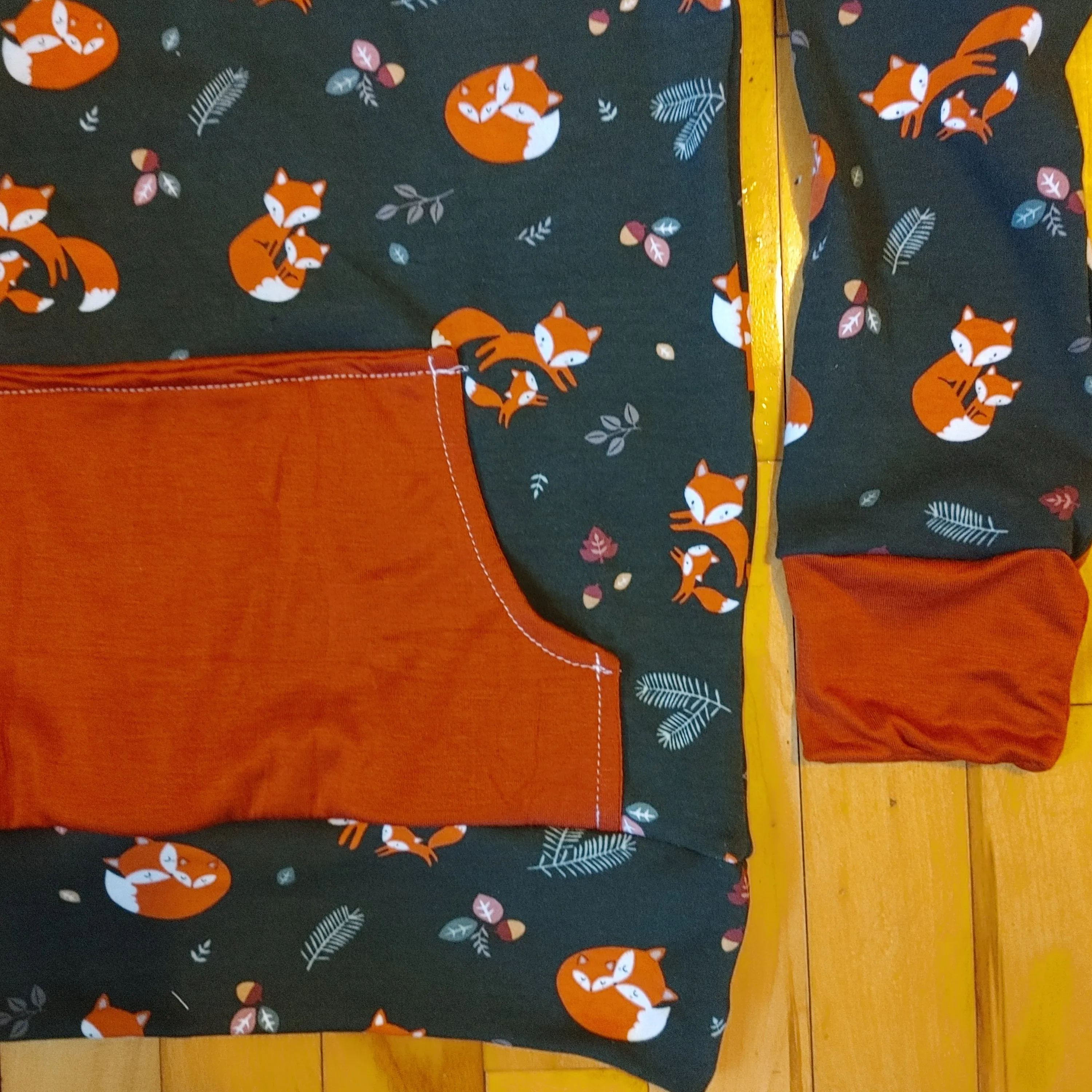 Foxes/Rust (adult)