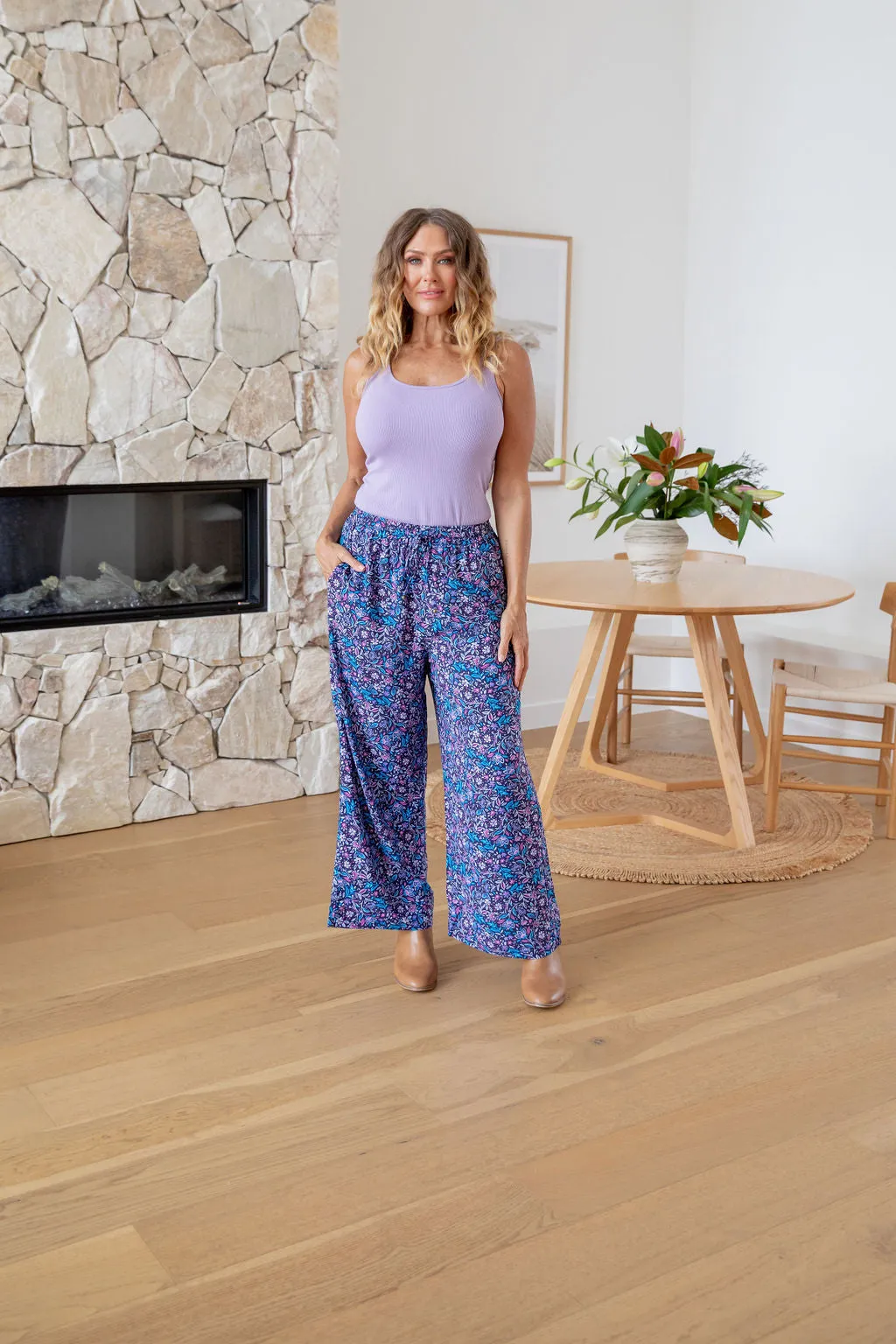 Gina Pant in Jasmine
