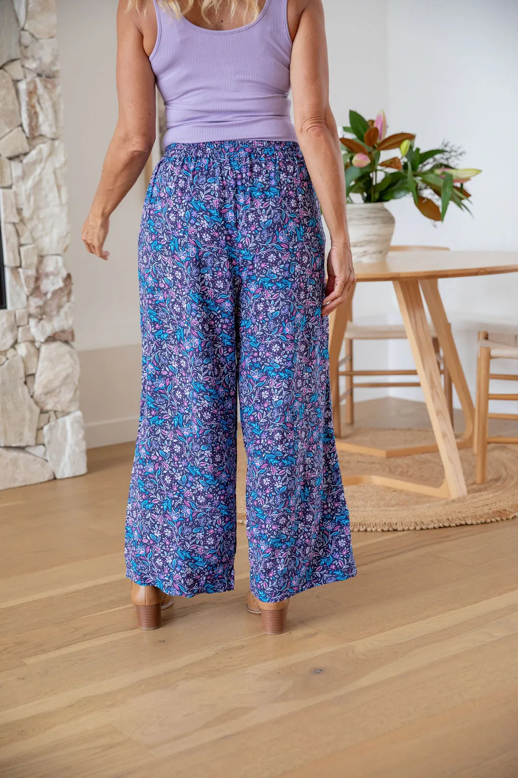 Gina Pant in Jasmine