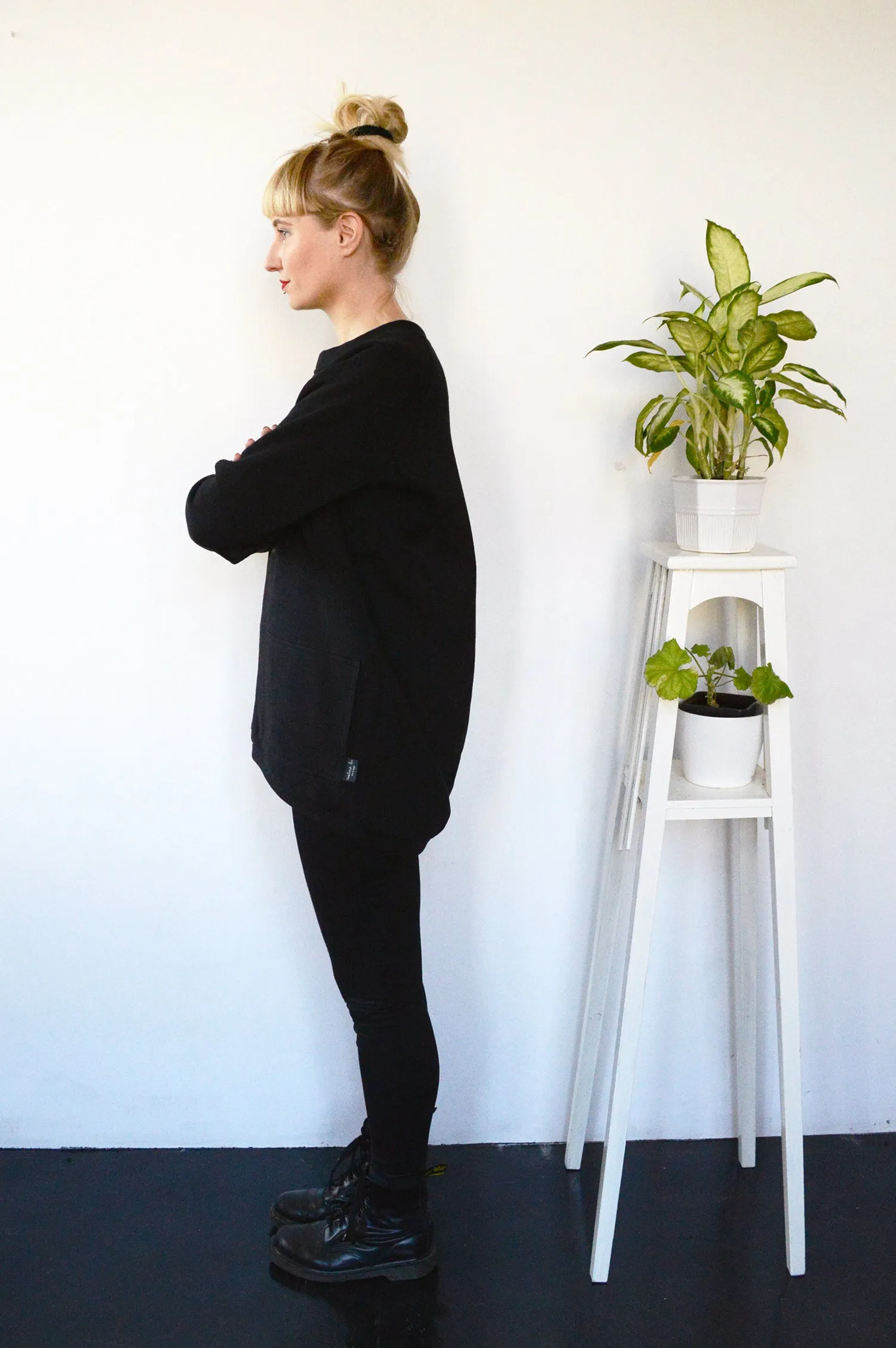 Long and Super Warm Black Unisex Statement Sweater with Lucky Cat - Maneki-Neko Print