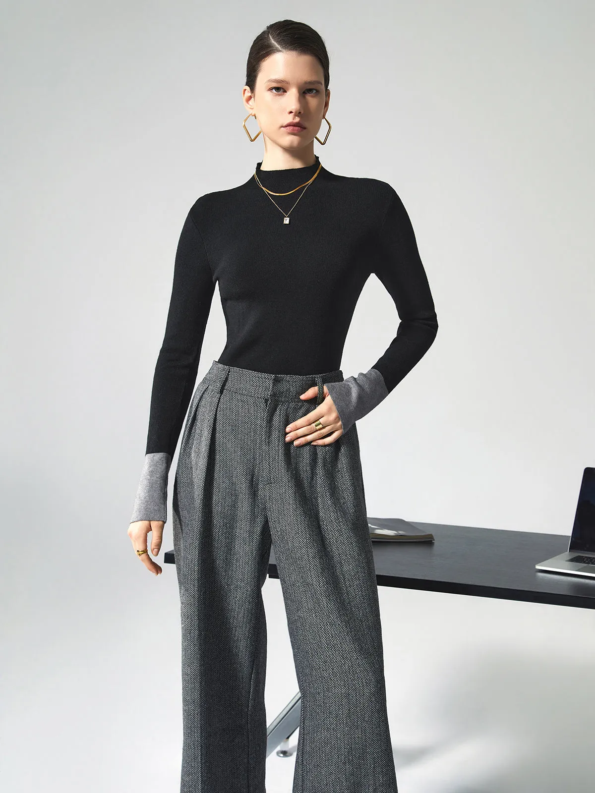 Long Sleeve Contrast Trendy Cuff Knit Top