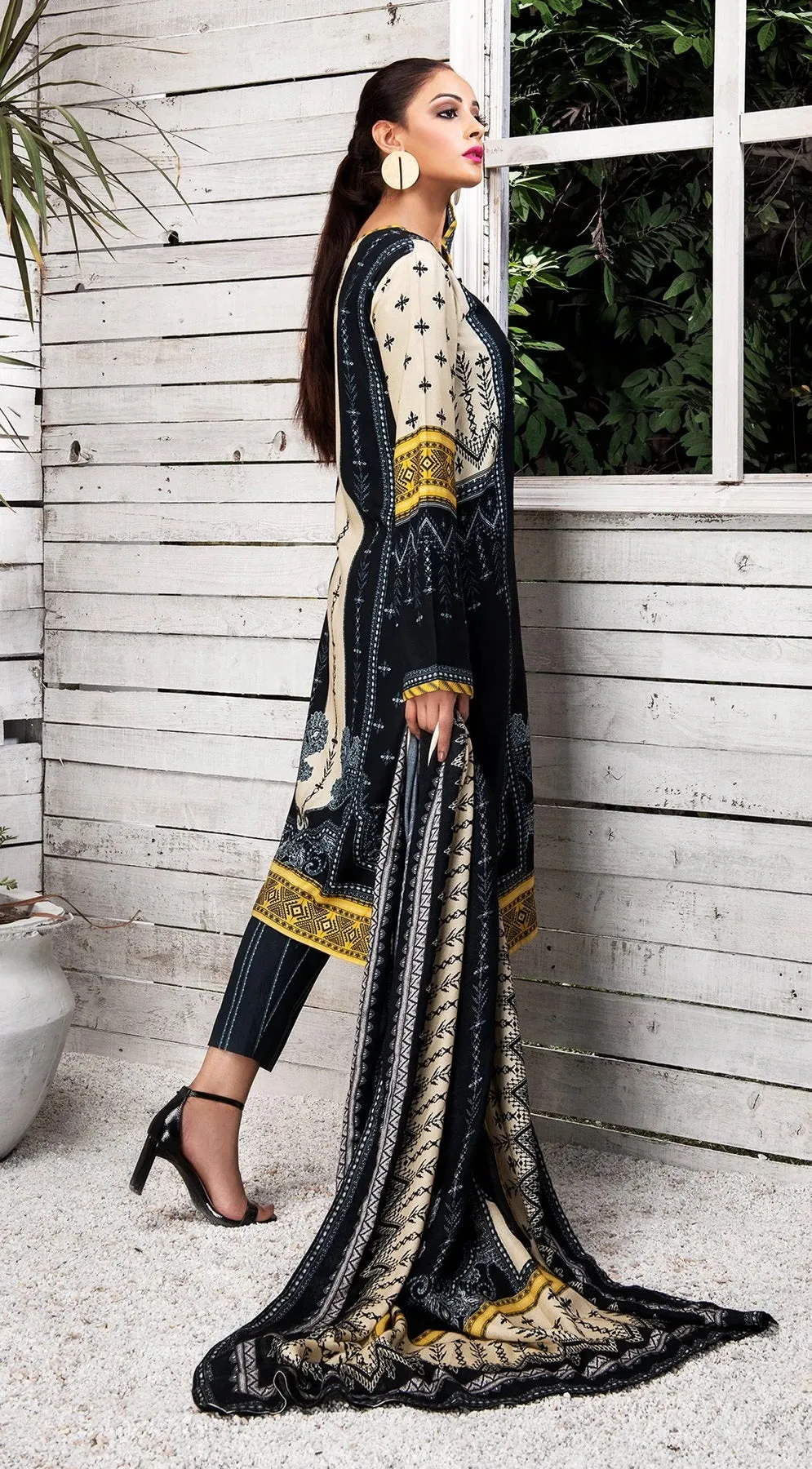 Winter Ready to Wear 3 Pcs Embroidered Dress of Anaya by Kiran Chaudhry 04
