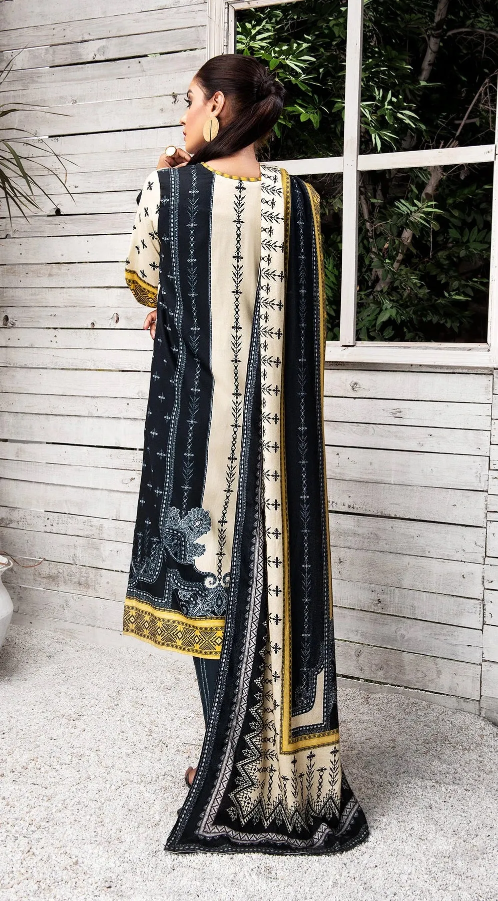 Winter Ready to Wear 3 Pcs Embroidered Dress of Anaya by Kiran Chaudhry 04