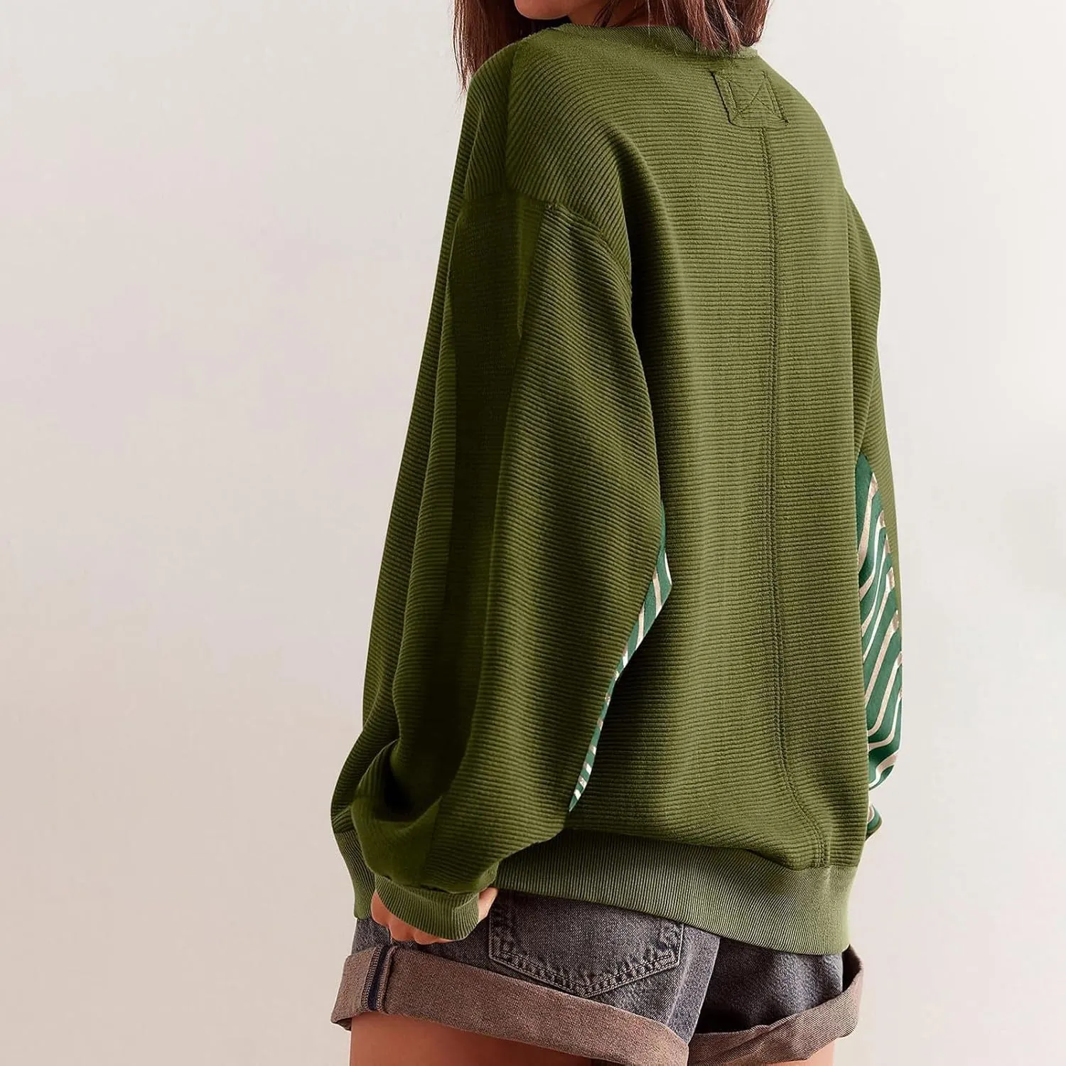 Women's Oversized Sweatshirts Trendy Long Sleeve Crew Neck Corduroy Pullover Tops Loose Comfy Fall Outfits 2024